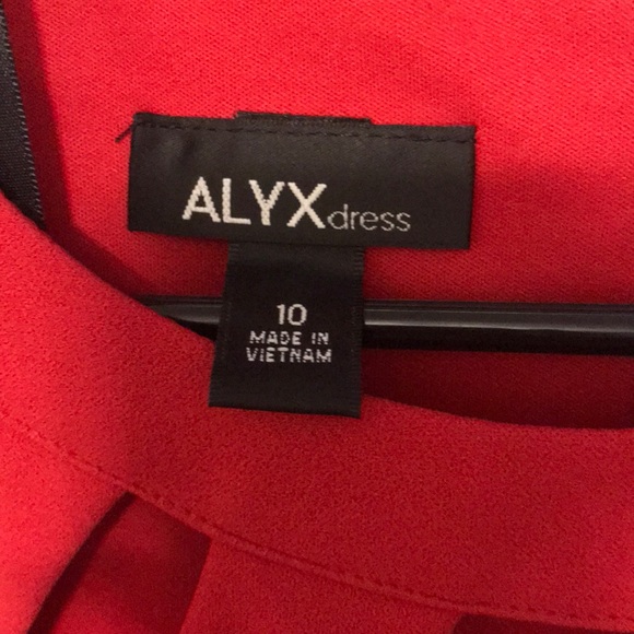 Red dress - Picture 3 of 6